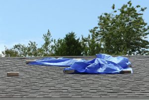 4 Temporary Fixes For A Leaking Roof (Homeowners Guide)